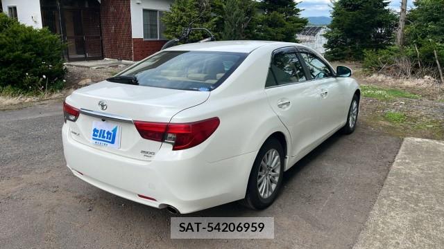 Toyota MARK X 2014-02 8282376-13