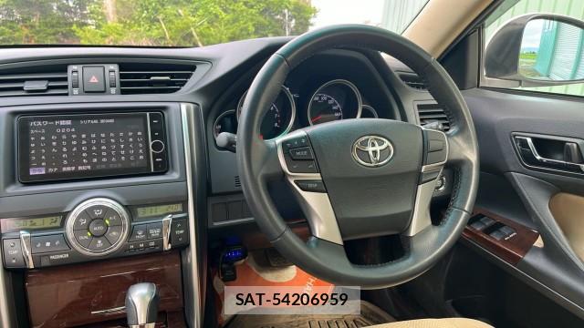 Toyota MARK X 2014-02 8282376-16