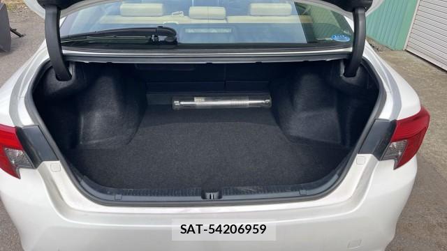 Toyota MARK X 2014-02 8282376-17