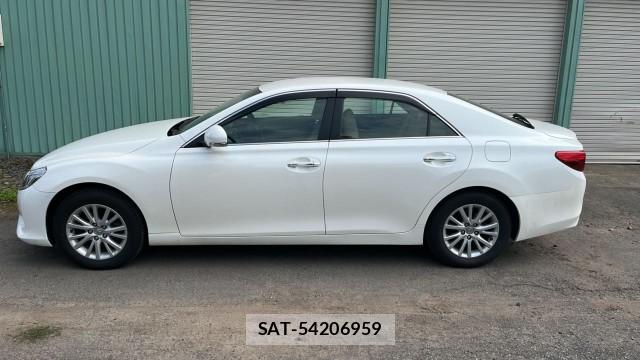 Toyota MARK X 2014-02 8282376-3