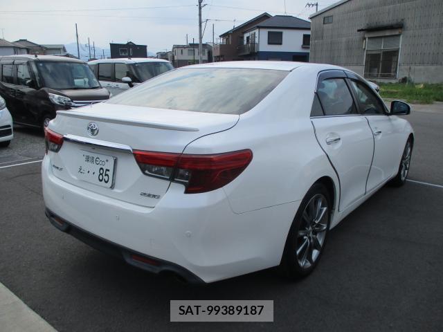 Toyota MARK X 2015-01 8283433-7