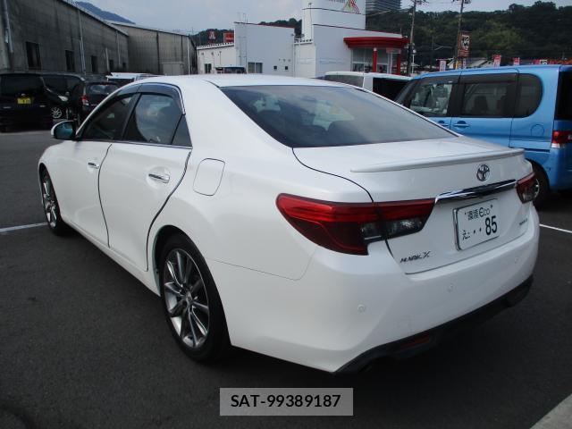 Toyota MARK X 2015-01 8283433-9
