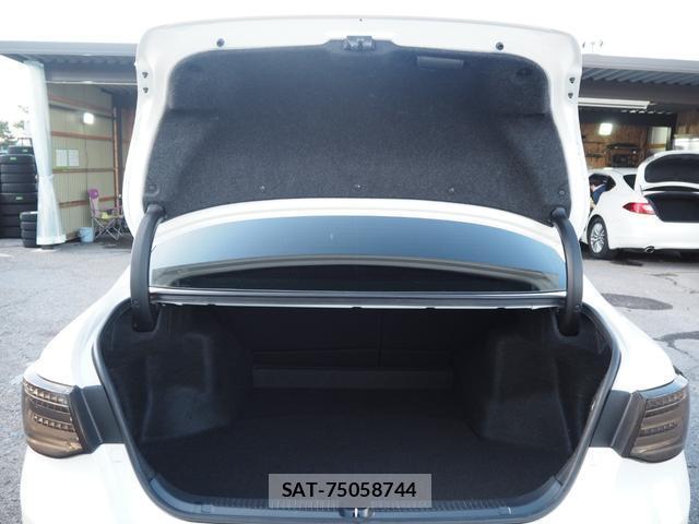 Toyota MARK X 2009-12 8284162-10