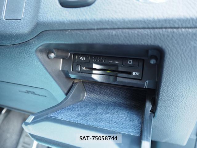 Toyota MARK X 2009-12 8284162-16
