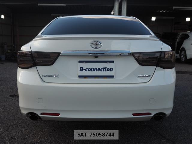 Toyota MARK X 2009-12 8284162-4
