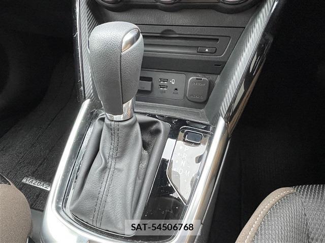 Mazda MAZDA2 2019-11 8276673-10