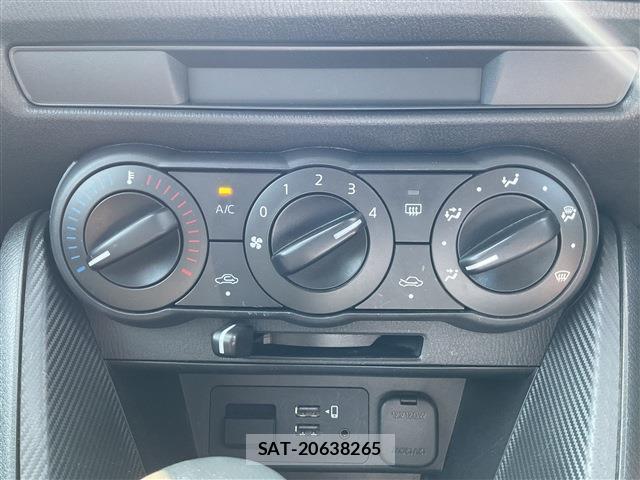 Mazda MAZDA2 2021-04 8279057-11