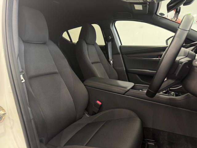 Mazda MAZDA3 2023-02 8277138-2
