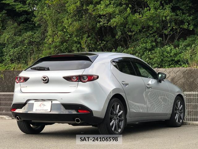 Mazda MAZDA3 2021-06 8283390-3