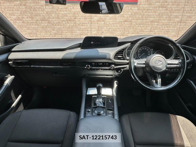 Mazda MAZDA3 2021-04 8285449-17