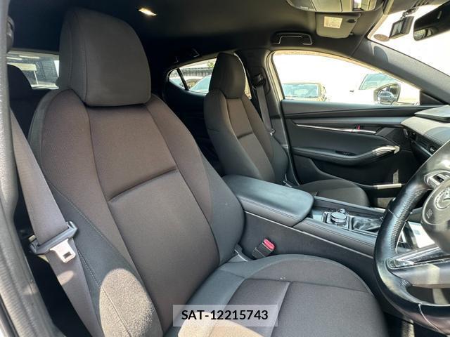 Mazda MAZDA3 2021-04 8285449-18