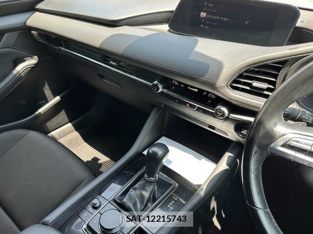 Mazda MAZDA3 2021-04 8285449-6