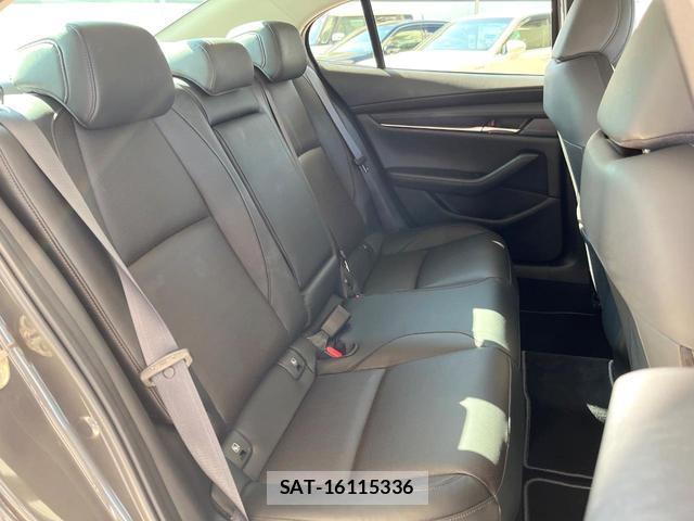 Mazda MAZDA3 2022-03 8284456-10