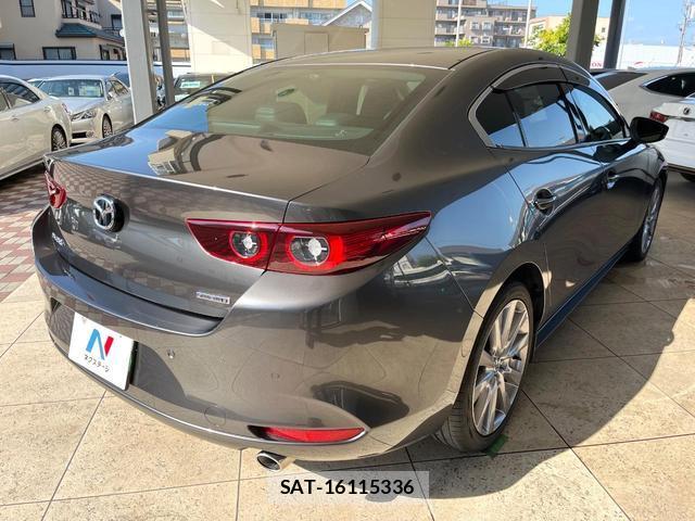 Mazda MAZDA3 2022-03 8284456-17