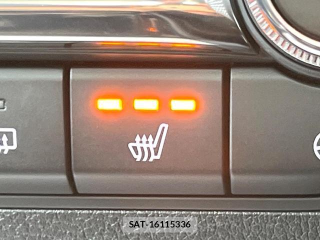 Mazda MAZDA3 2022-03 8284456-3