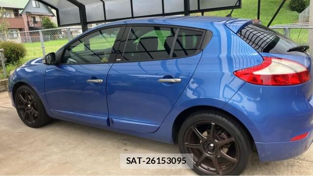 Renault MEGANE 2014-06 8282103-9