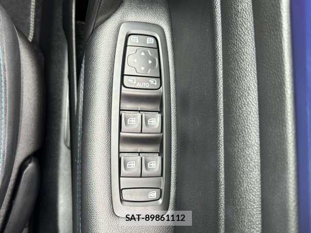 Renault MEGANE 2018-12 8284464-13