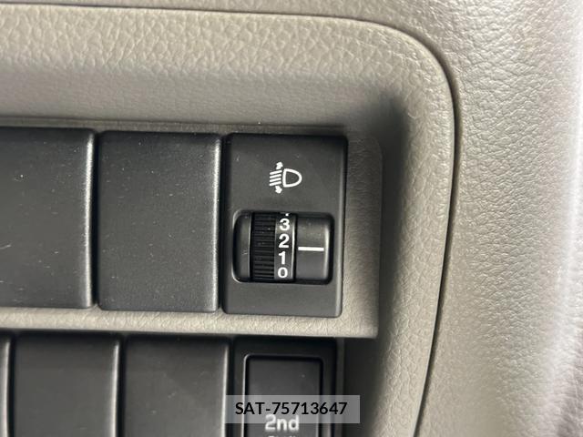 Mitsubishi MINICAB VAN 2016-04 8285871-9