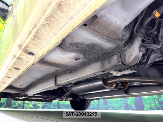 Daihatsu MIRA 2012-07 8277396-18