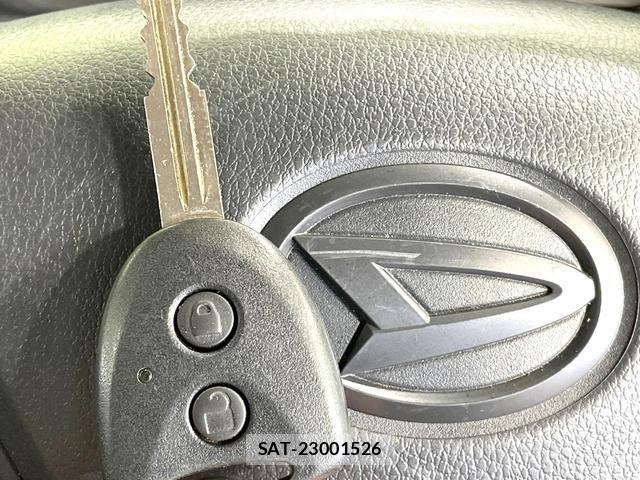 Daihatsu MIRA 2019-06 8283458-6