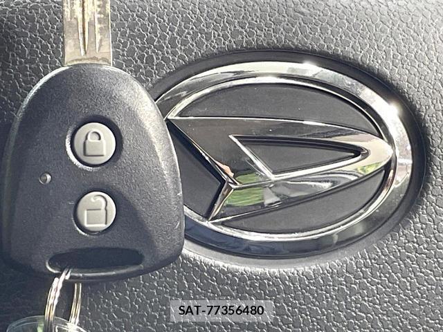Daihatsu MIRA 2016-10 8284478-5