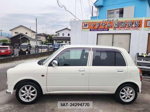 Daihatsu MIRA 2002-04 8284125-4