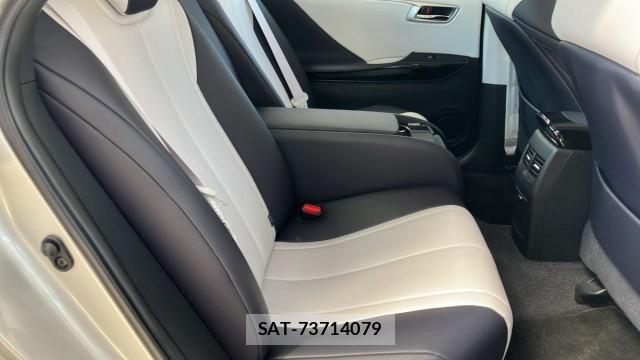 Toyota Mirai 2017-01 8280633-6