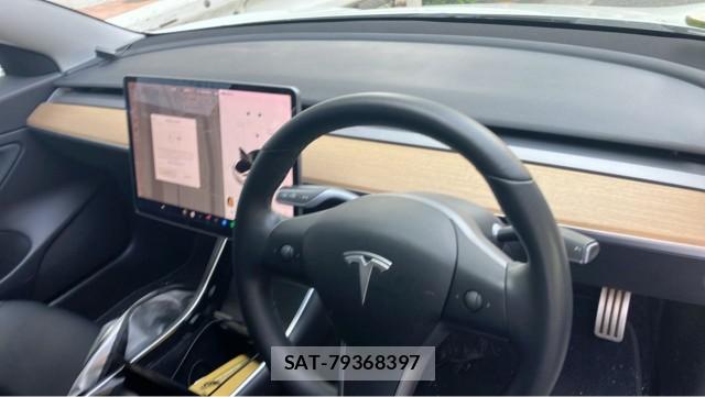Tesla MODEL 3 2019-09 8280616-2