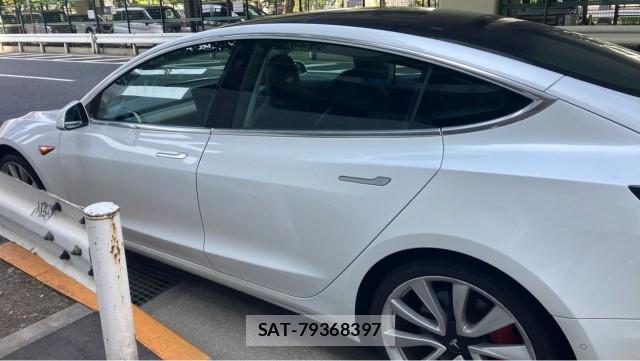 Tesla MODEL 3 2019-09 8280616-9