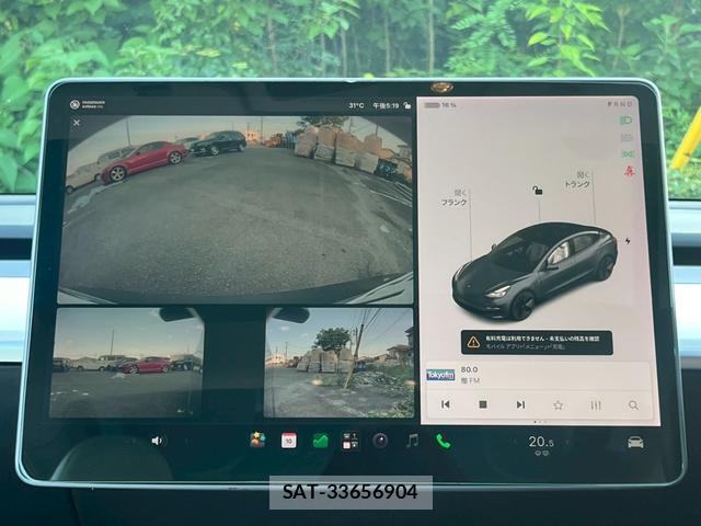 Tesla MODEL 3 2021-11 8284061-9