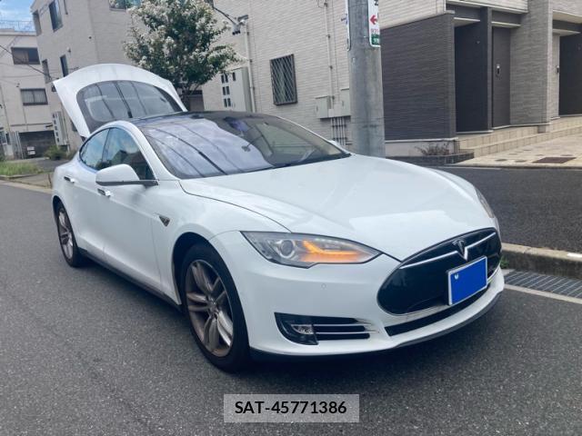 Tesla MODEL S 2015-06 8277495-1
