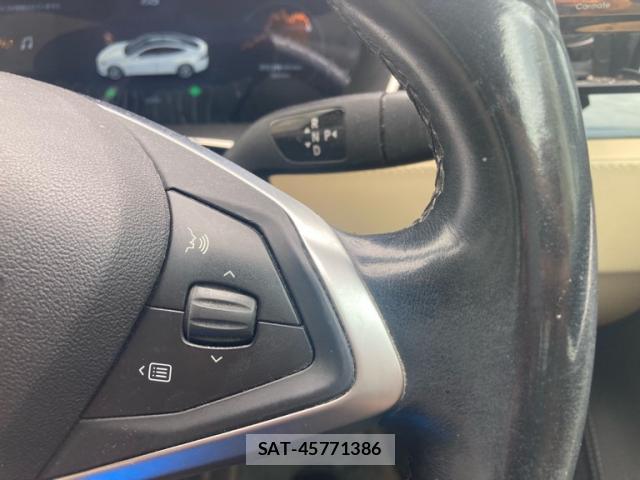 Tesla MODEL S 2015-06 8277495-11