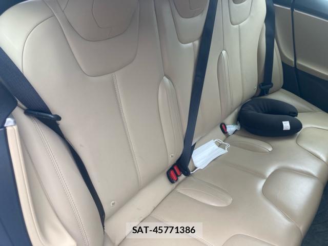 Tesla MODEL S 2015-06 8277495-12