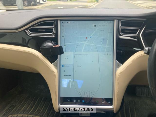 Tesla MODEL S 2015-06 8277495-15