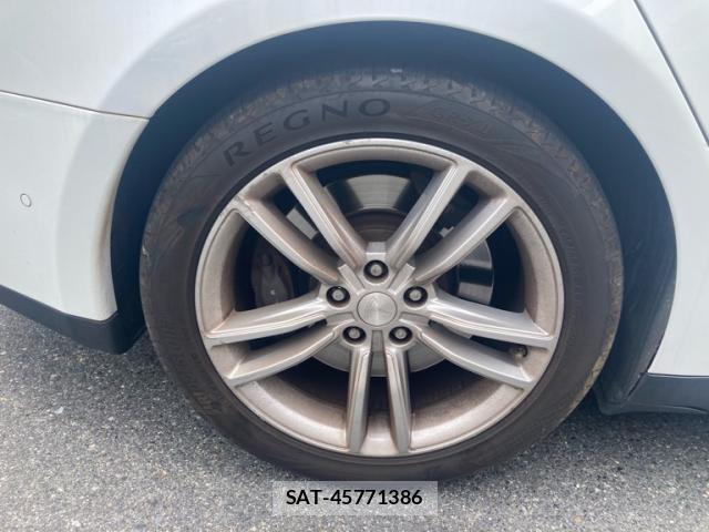 Tesla MODEL S 2015-06 8277495-18