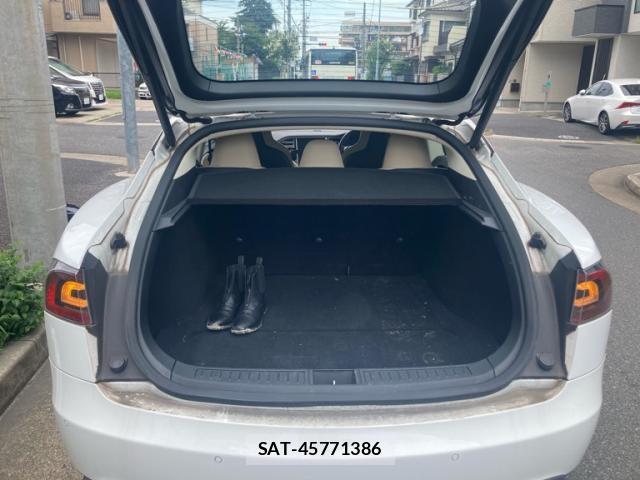 Tesla MODEL S 2015-06 8277495-2