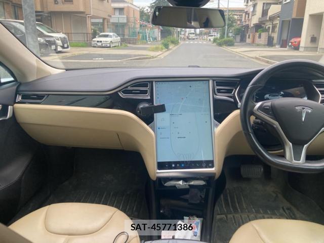 Tesla MODEL S 2015-06 8277495-3