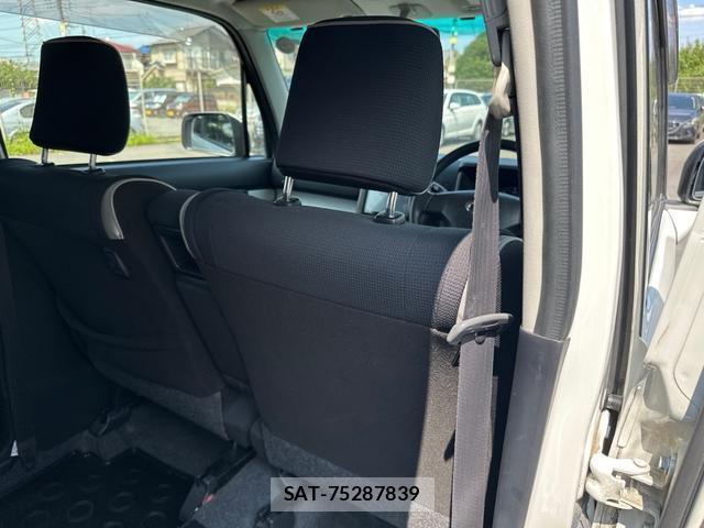 Daihatsu MOVE CONTE 2016-01 8277785-13
