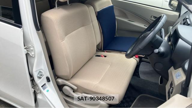 Daihatsu MOVE 2013-06 8281444-5