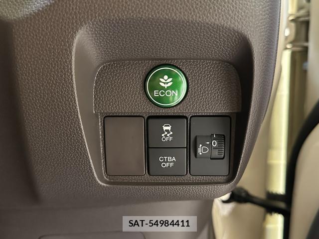Honda N-ONE 2018-12 8282968-9