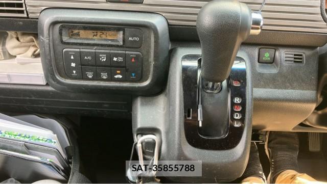 Honda N-VAN 2019-06 8282101-14
