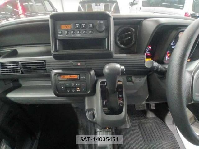 Honda N-VAN 2019-06 8277917-2