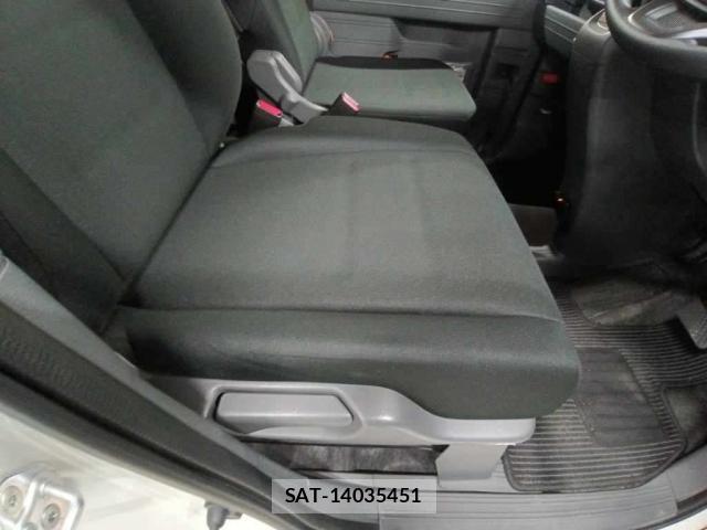Honda N-VAN 2019-06 8277917-5