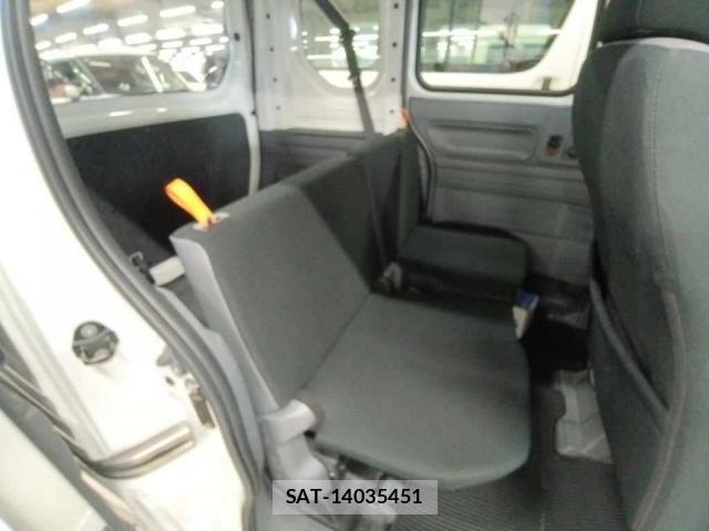 Honda N-VAN 2019-06 8277917-6