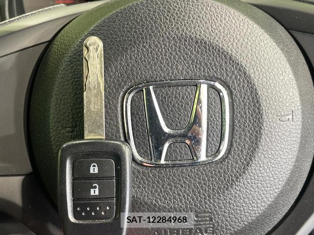 Honda N-VAN 2019-06 8280281-6