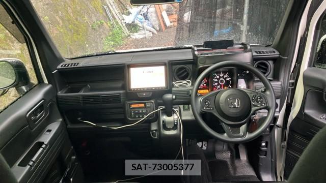 Honda N-VAN 2019-03 8280843-2