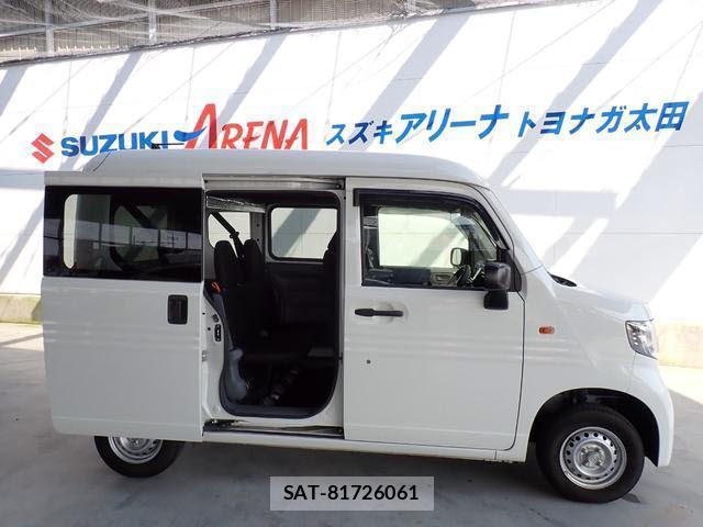 Honda N-VAN 2018-10 8285605-8
