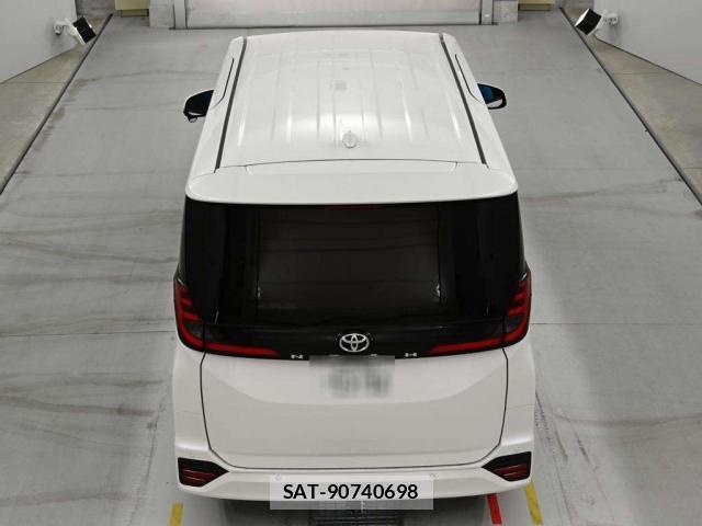 Toyota NOAH 2023-06 8276812-6