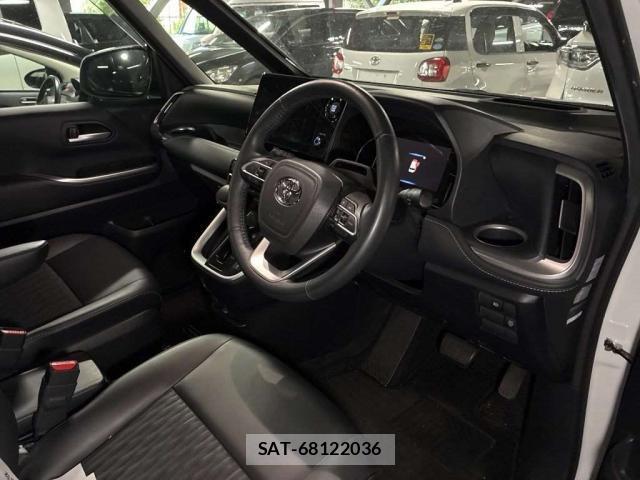 Toyota NOAH 2024-02 8276819-2
