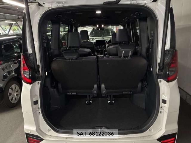Toyota NOAH 2024-02 8276819-5